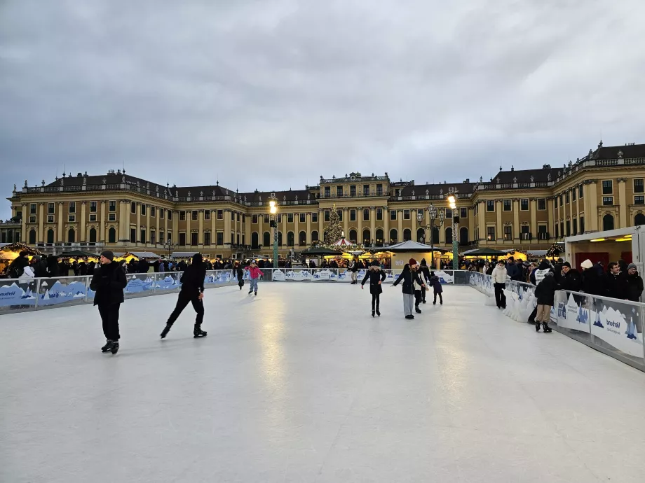 Patinoire au marché de Noël de Schönbrunn