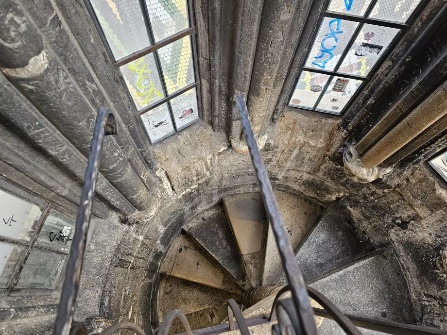 Escalier de la tour sud