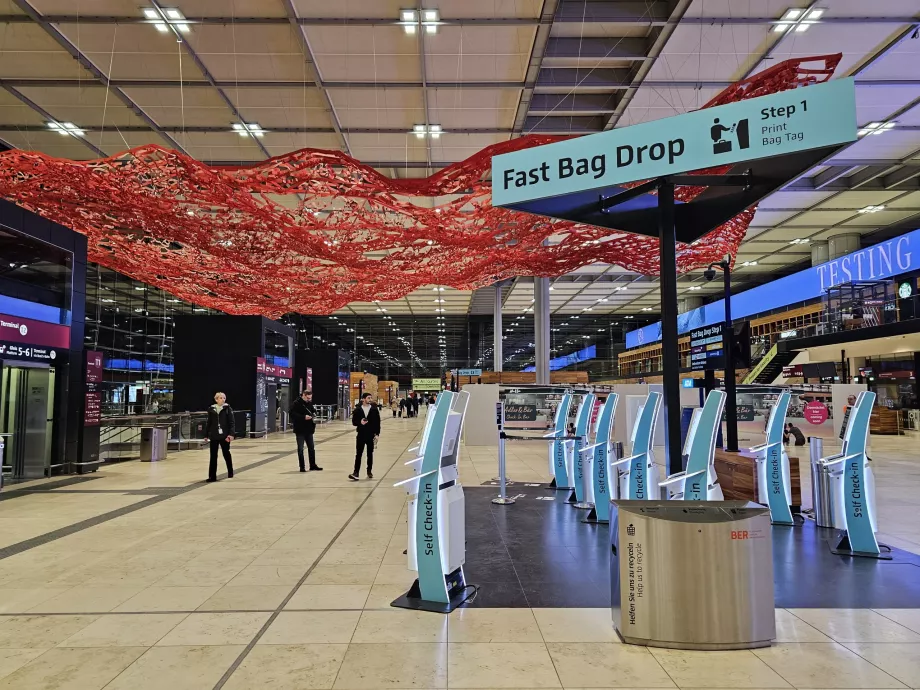 Hall des départs, Terminal 1