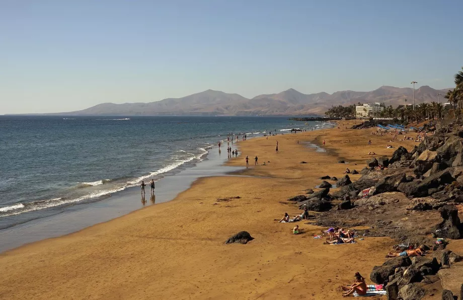 Plages de Playa Grande à Puerto del Carmen