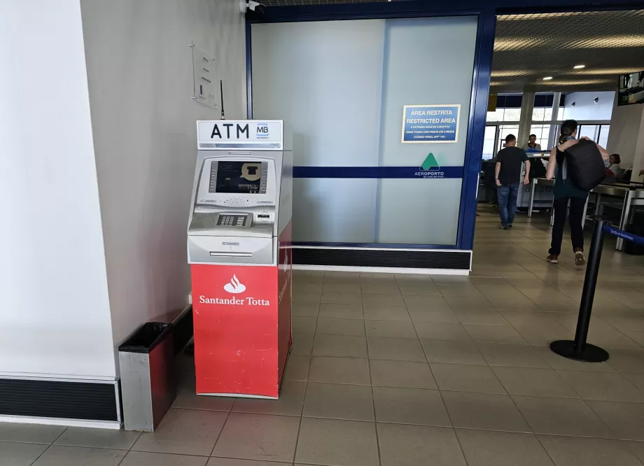 Distributeur de billets à l'aéroport de Pico PIX