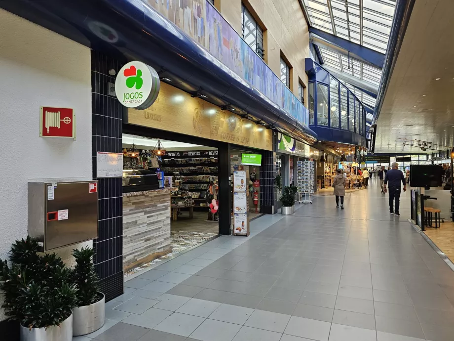 Boutiques dans l'espace public, aéroport PDL