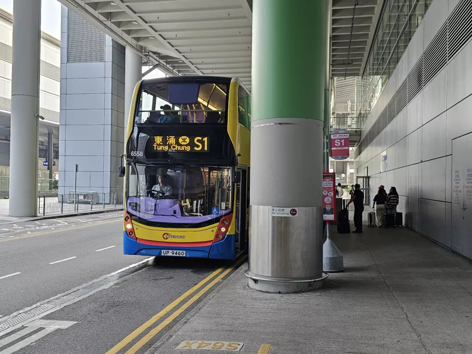 Arrêt de bus S1 à l'aéroport