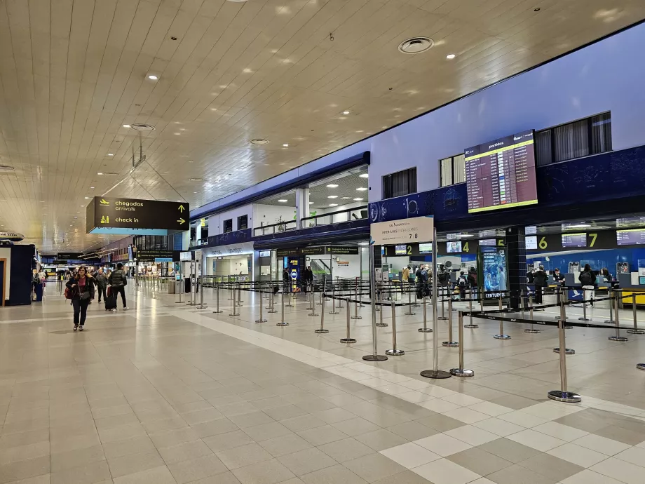 Zone publique de l'aéroport de Ponta Delgada