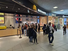 McDonald's, zone de transit