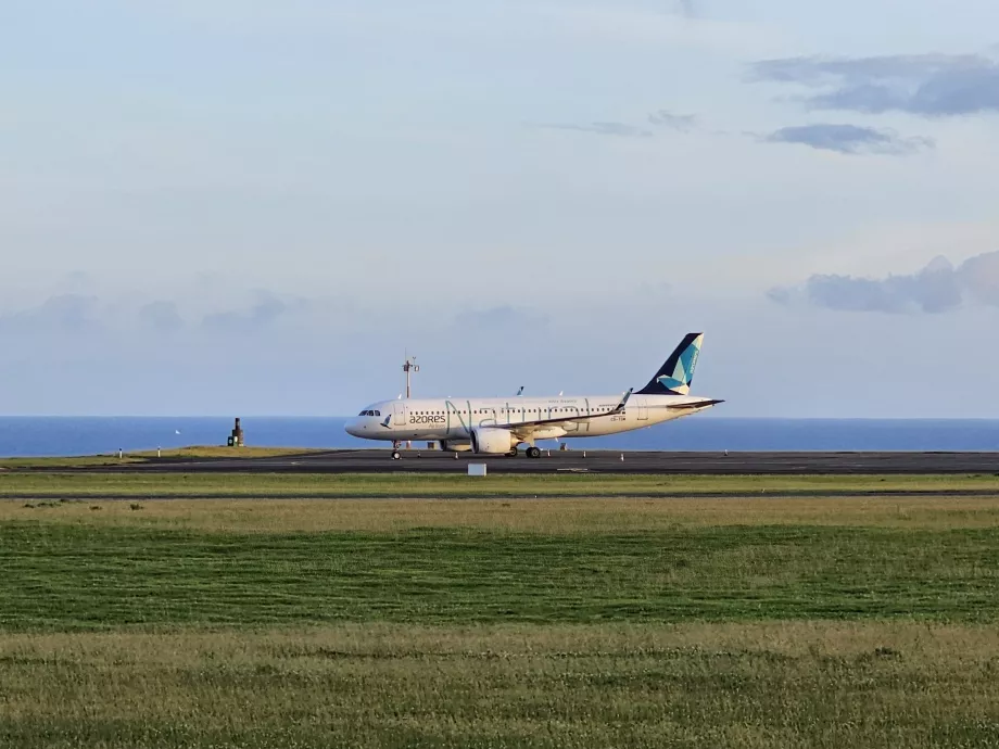 Azores Airlines, Airbus A320 avec l'inscription "Natural".