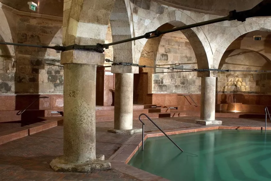 Piscine octogonale de Rudas