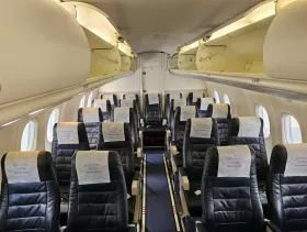 Compartiments à bagages et intérieur Dash 8 Q200