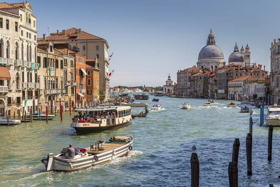 Transport sur le Grand Canal