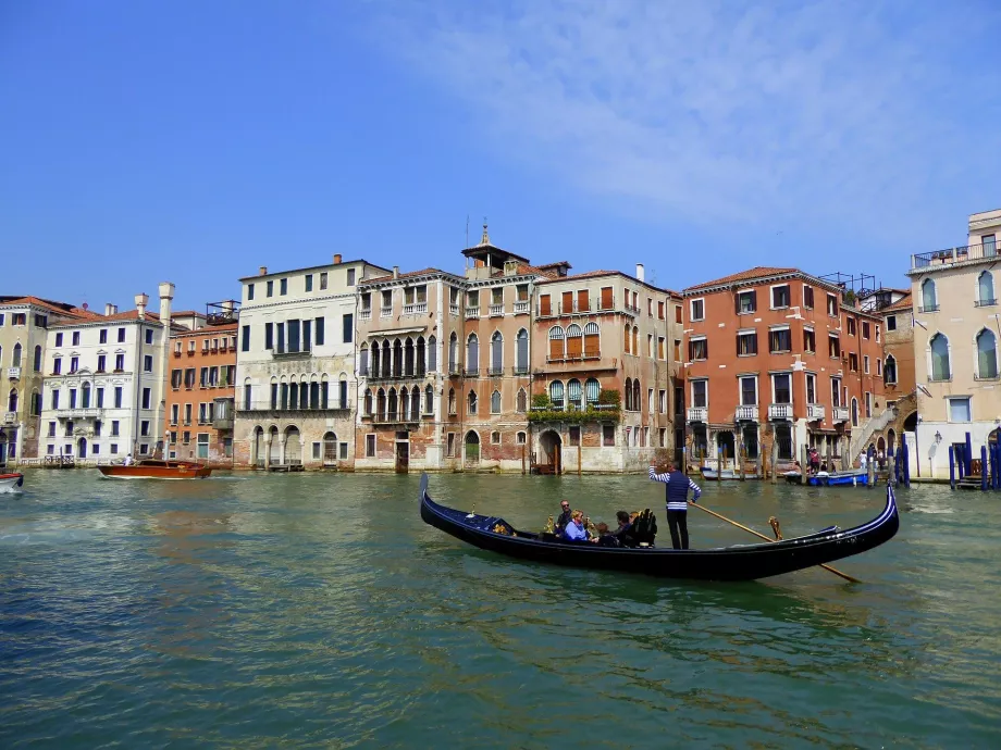 Gondole sur le Grand Canal