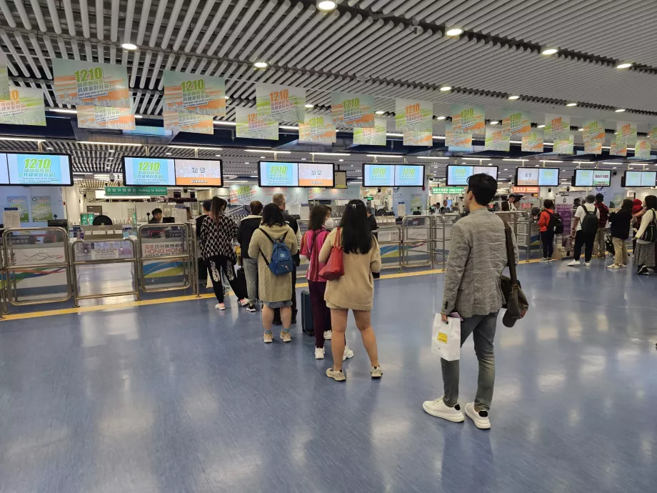 Contrôle des passeports, Hong Kong