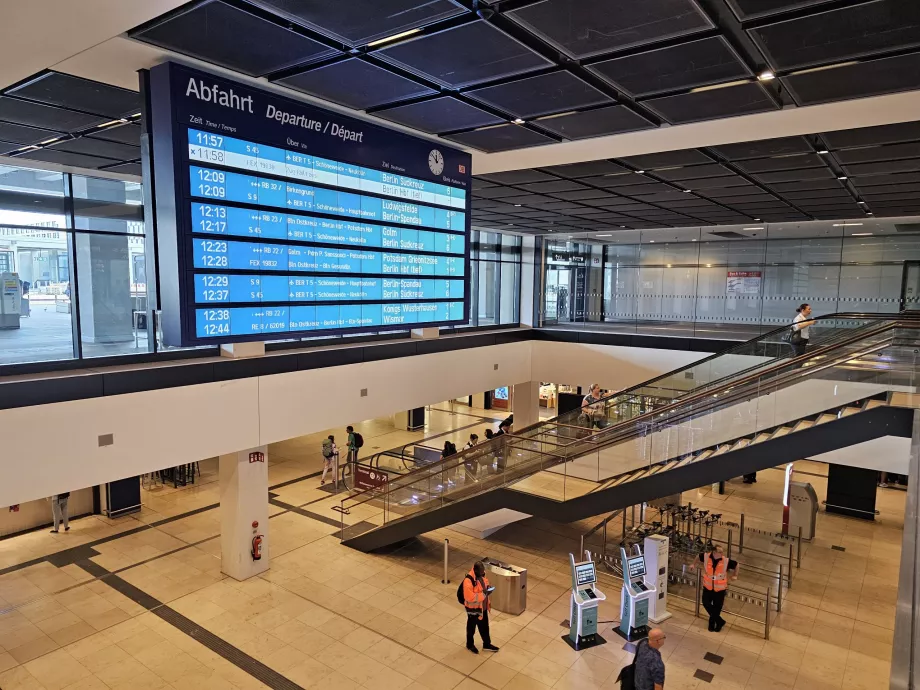 Entrée de la gare, aéroport BER