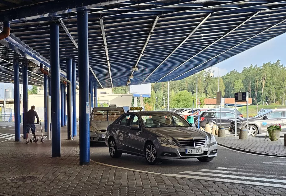 Taxi, aéroport de Szczecin