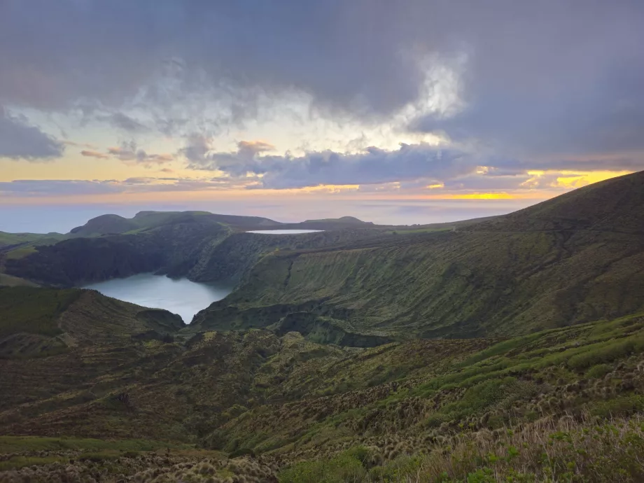 Miradouro Lagoas Funda e Rasa au coucher du soleil