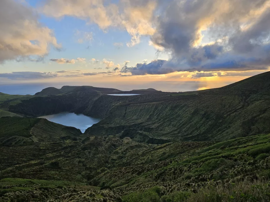 Miradouro Lagoas Funda e Rasa au coucher du soleil