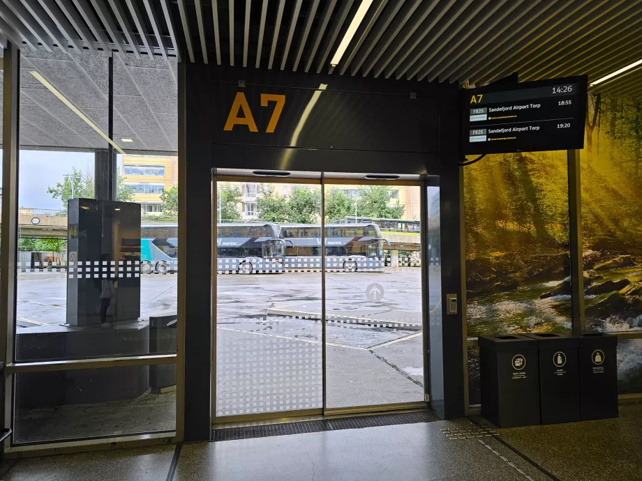 Arrêt de l'A7 à la gare routière centrale d'Oslo