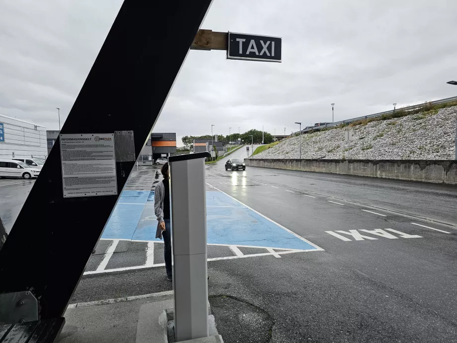 Station de taxis, aéroport de Molde