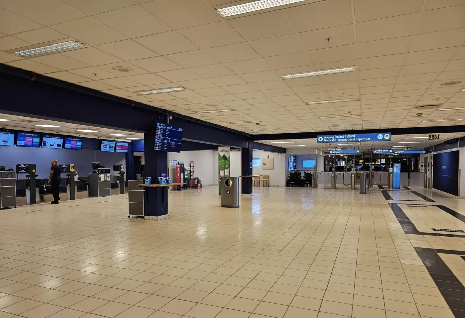 Hall d'embarquement de l'aéroport d'Alesund