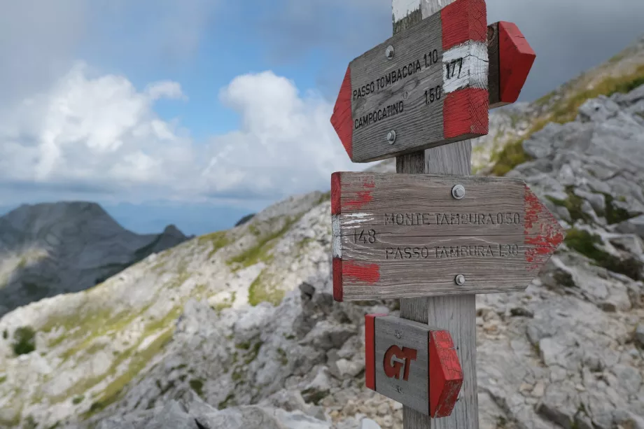 Signalisation dans les Alpes Apuanes