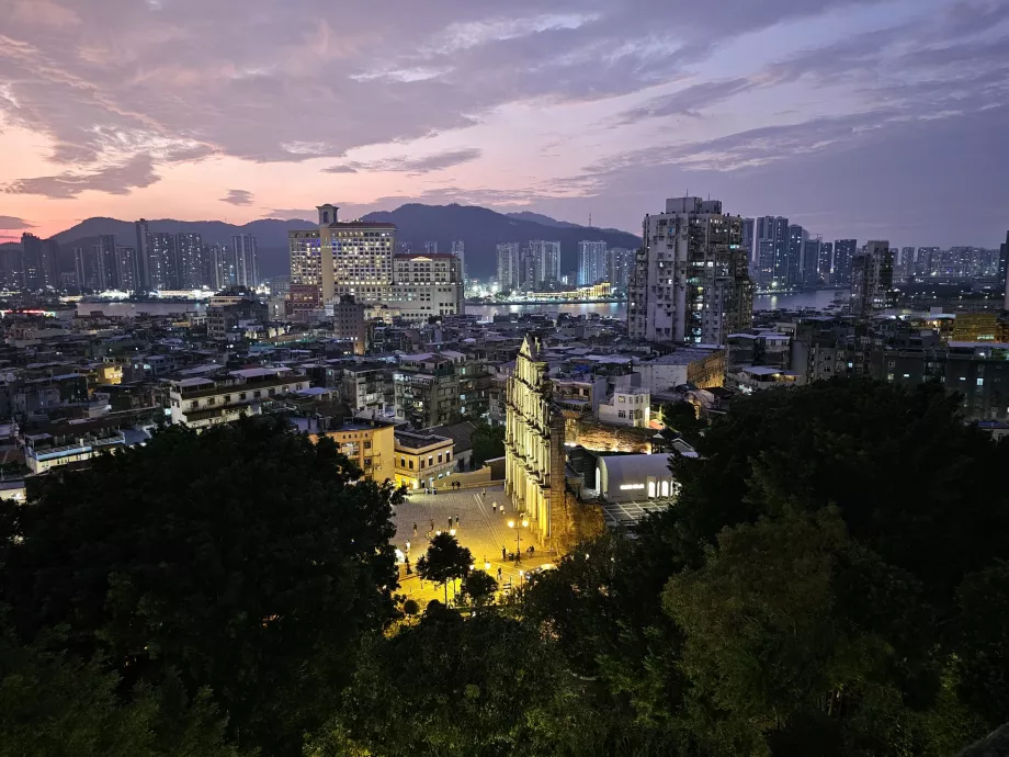 Vue nocturne des Ruínas de Sao Paulo