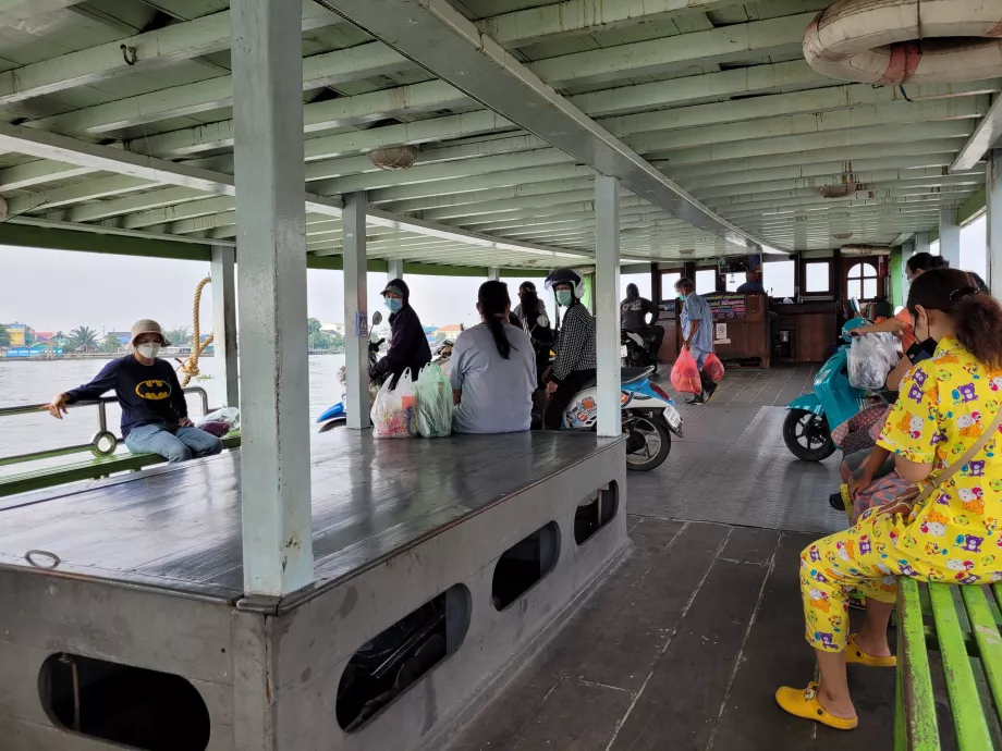 Ferry à Mahachai