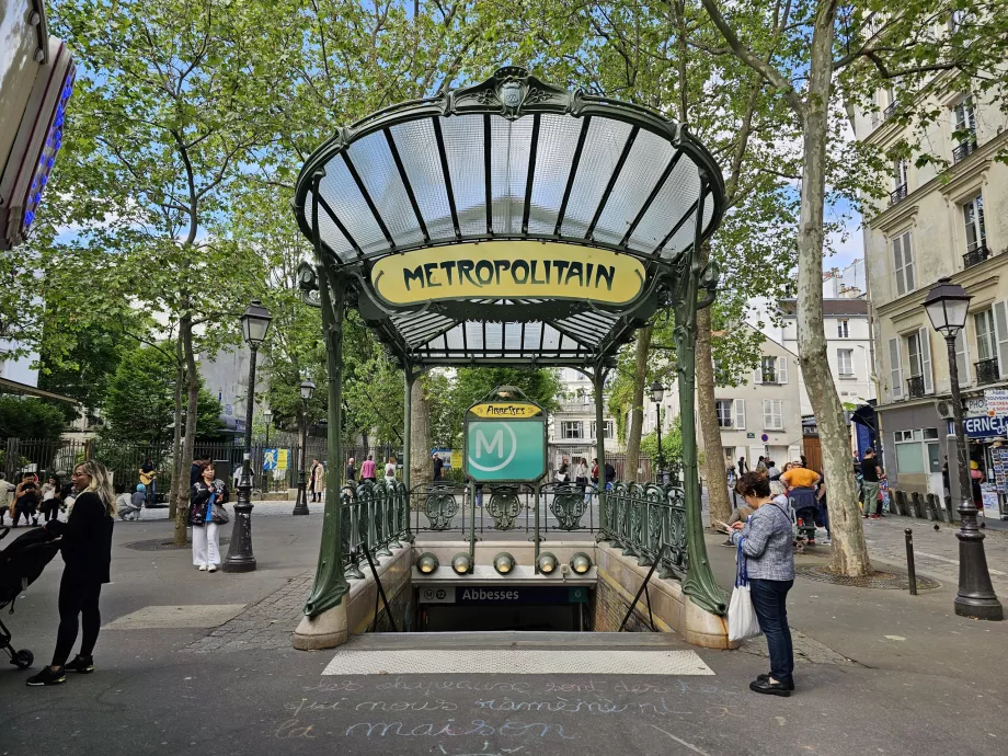 Entrée du métro, station Abbesses