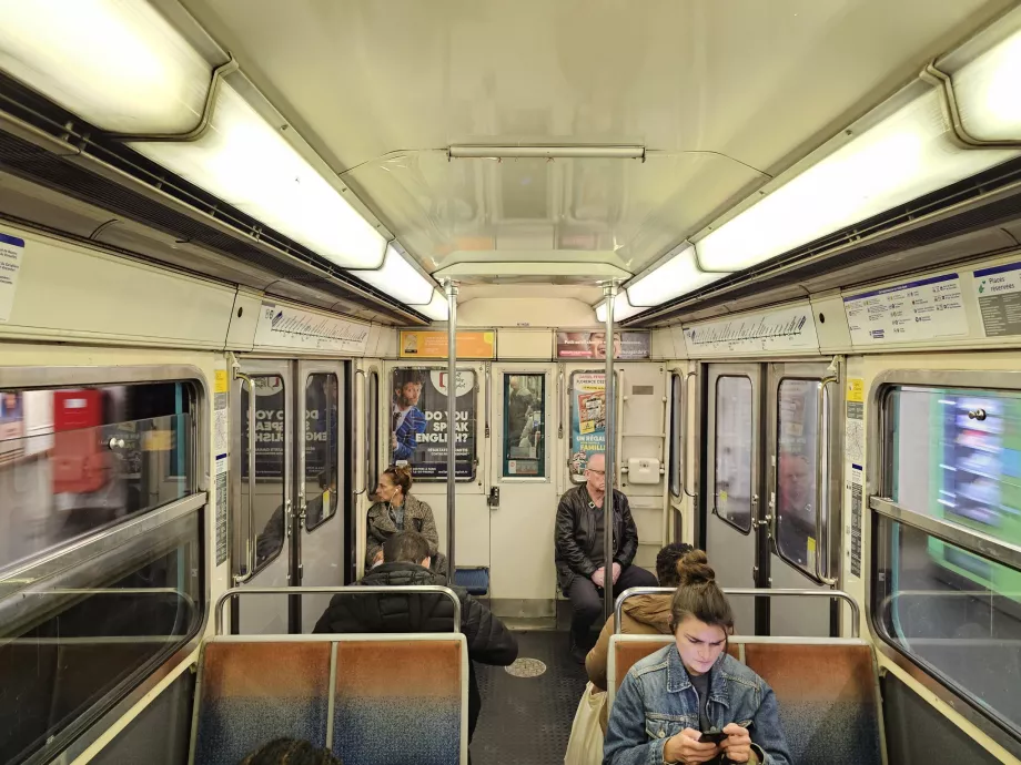 Intérieur des anciennes rames de métro