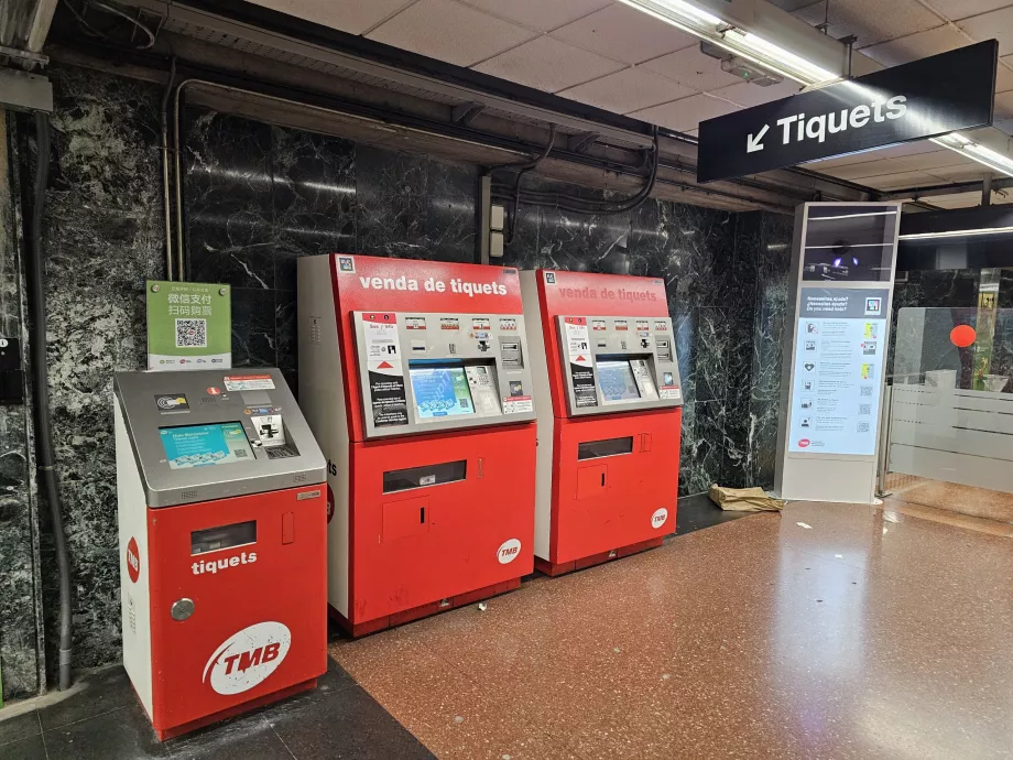 Distributeurs de tickets dans le métro