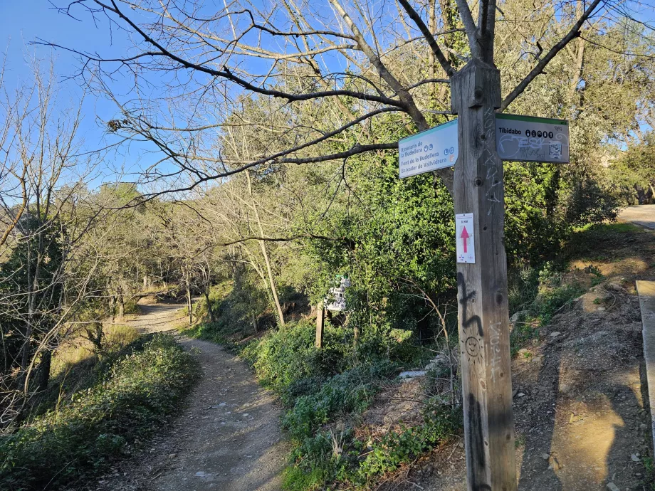 Turisitika dans les montagnes du Tibidabo