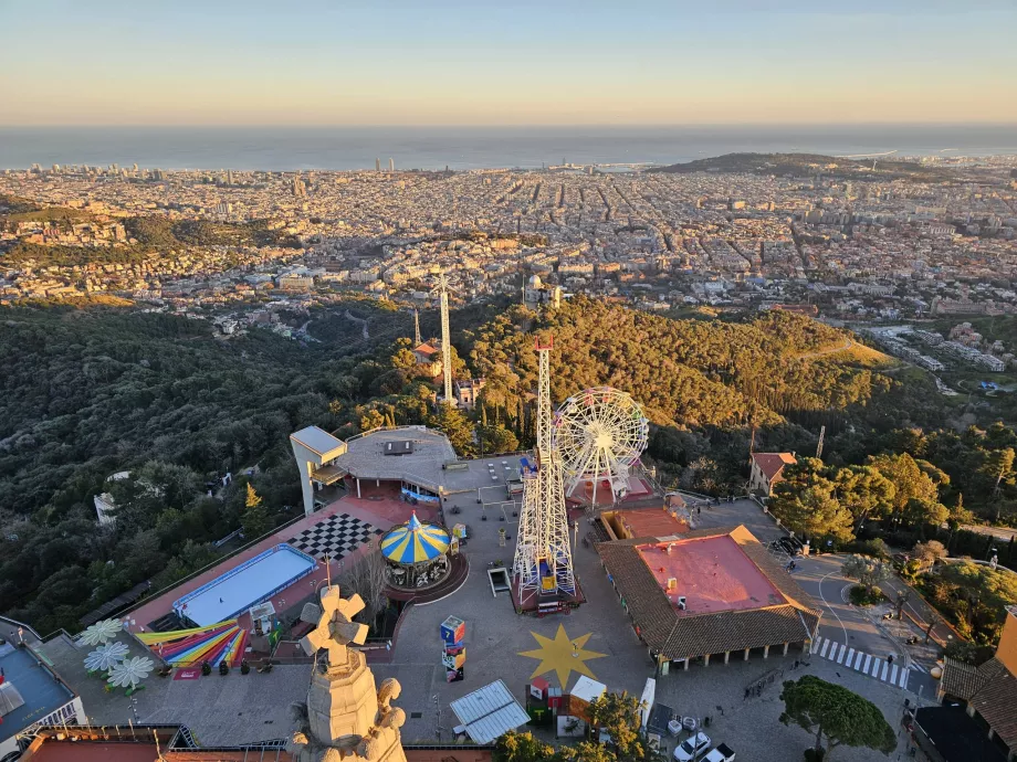 Vue de la terrasse du temple de Tibidabo