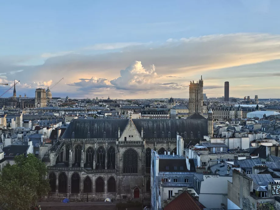 Vue de Notre-Dame depuis le Centre Pompidou