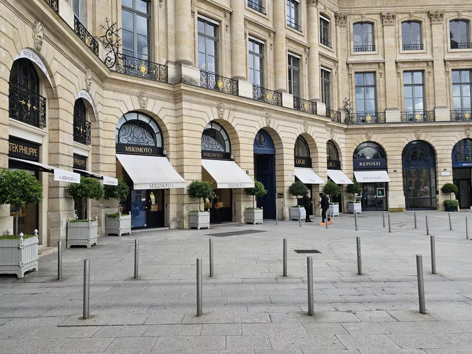 Boutiques de luxe sur la Place-Vendôme