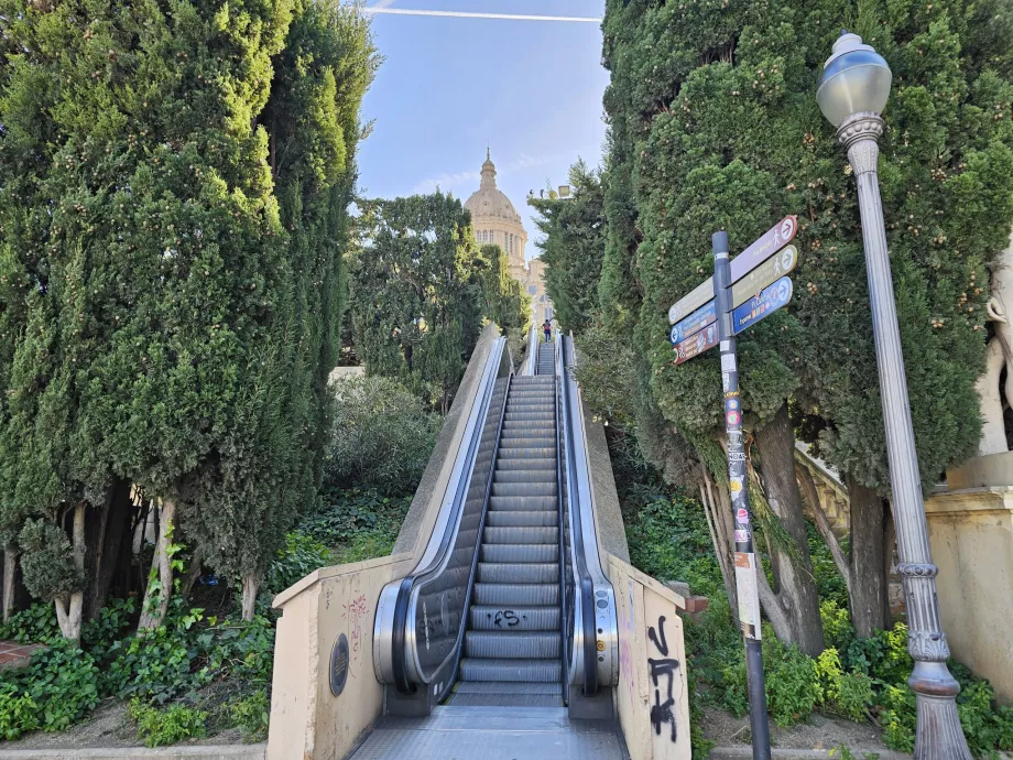 Escaliers mécaniques vers le Palau Nacional