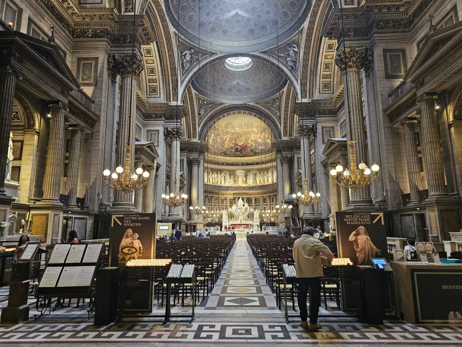 Église de la Madeleine, intérieur