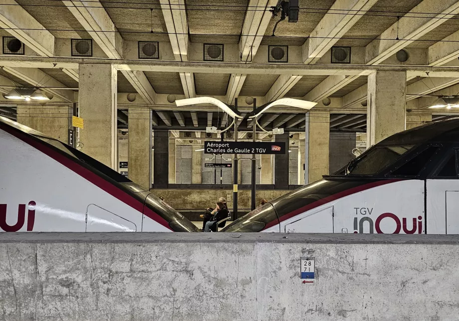 Gare TGV à l'aéroport