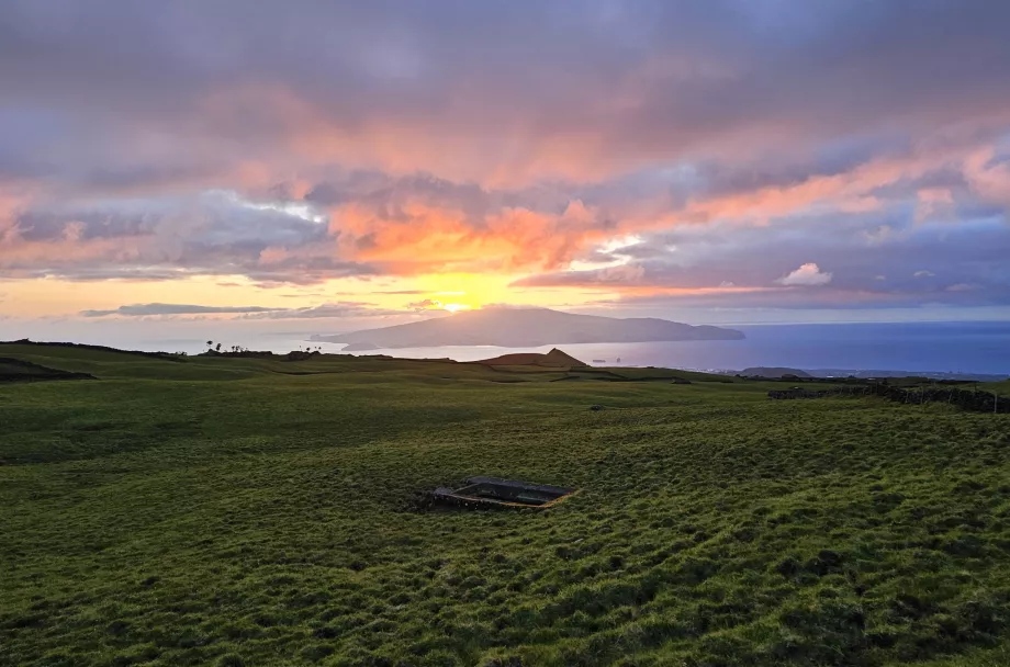 Coucher de soleil sur l'île de Faial