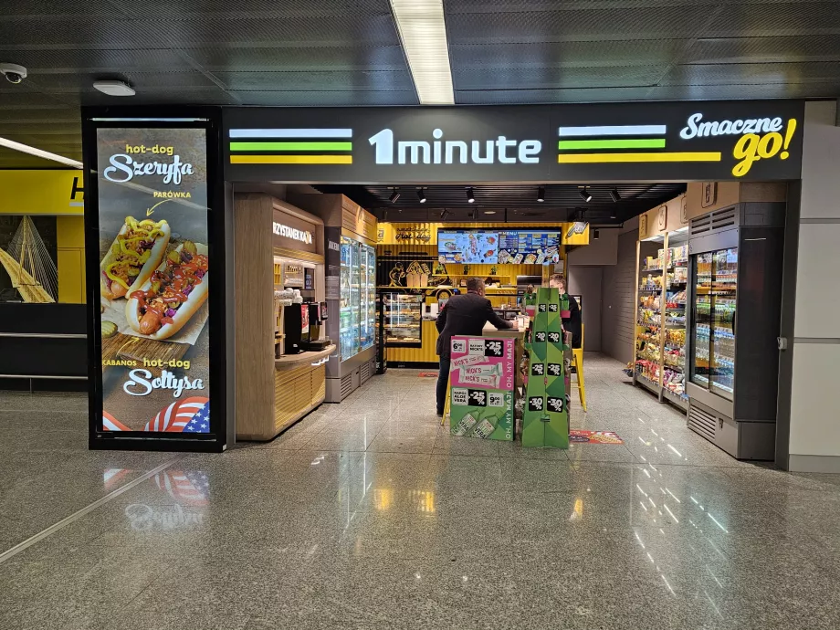 Minimarket dans le hall des arrivées