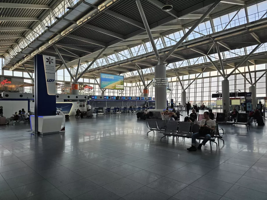 Terminal de l'aéroport WAW