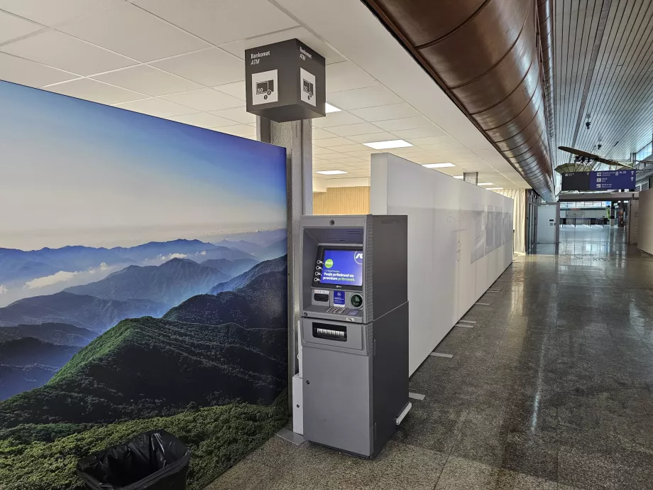 NLB ATM, Zone publique, Arrivées