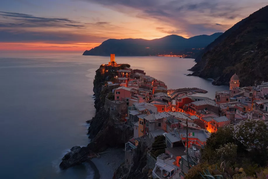 Vernazza nocturne depuis le mirador