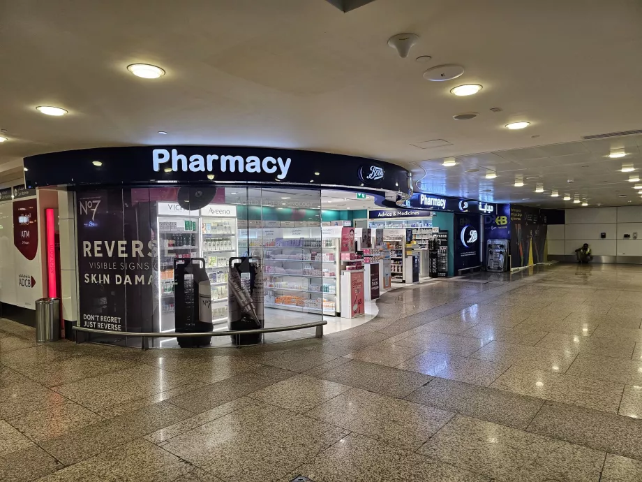 Pharmacie, zone publique, Terminal 1