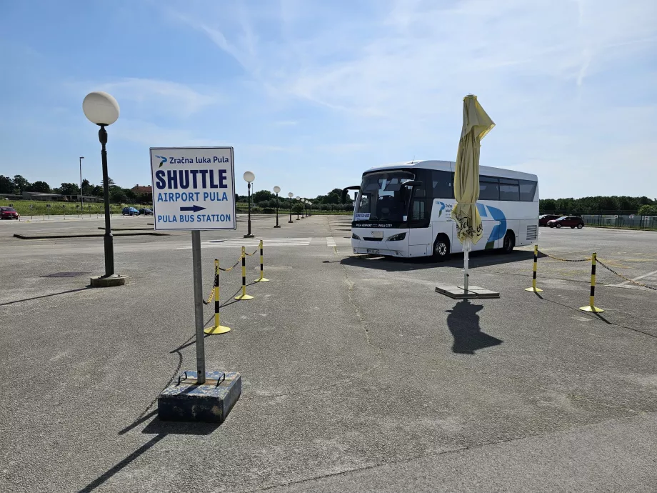 Arrêt de bus à l'aéroport