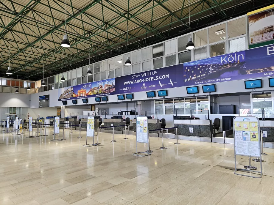 Comptoirs d'enregistrement, aéroport de Pula