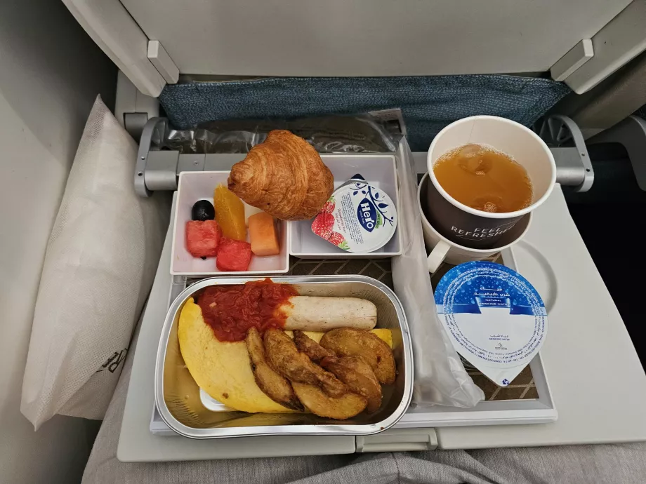 Petit-déjeuner, vol long-courrier Royal Brunei Airlines