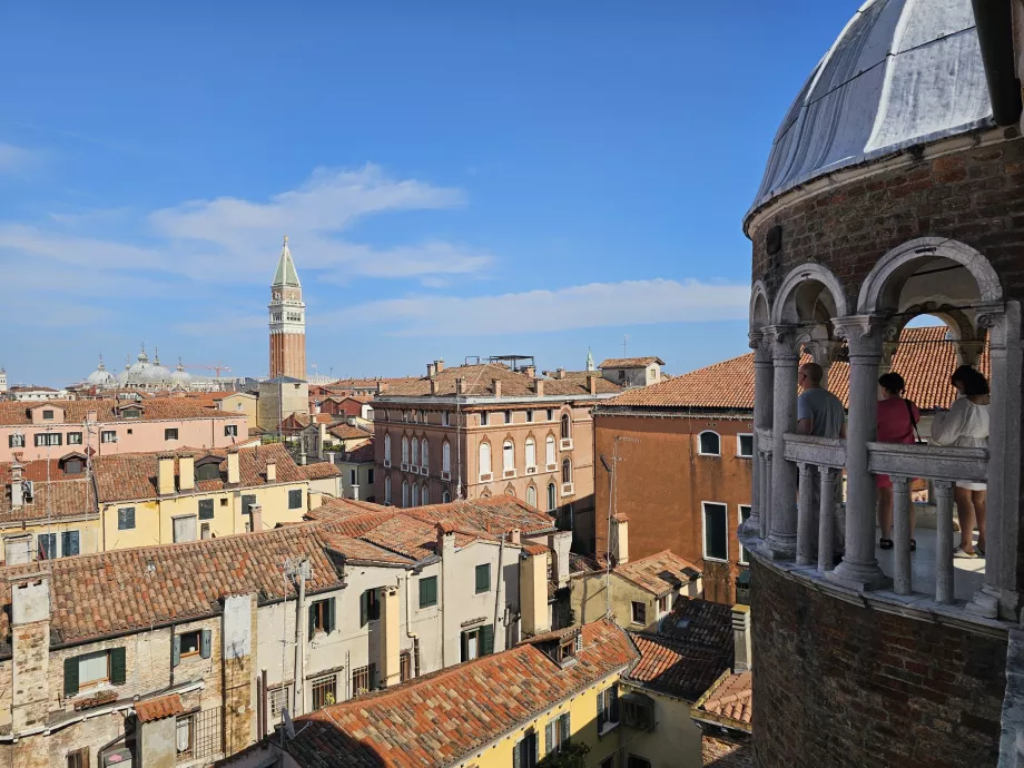 Vue du Palais Contraini del Bovolo