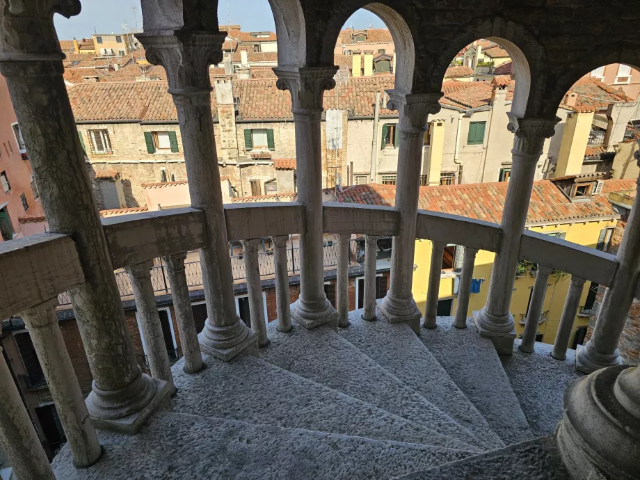 Scala Contarini del Bovolo