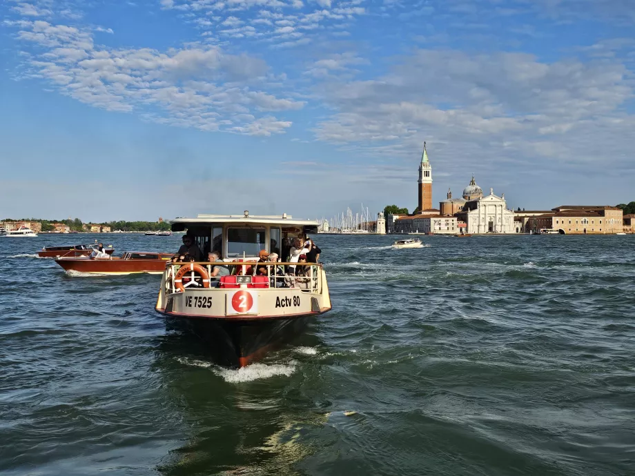 Vaporetto à la Piazza San Marco