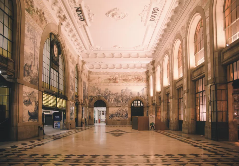 Gare de Sao Bento à Porto