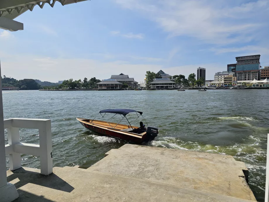 Transport vers Kampong Ayer