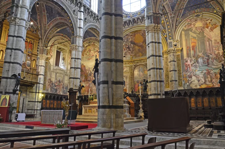 Intérieur de la cathédrale